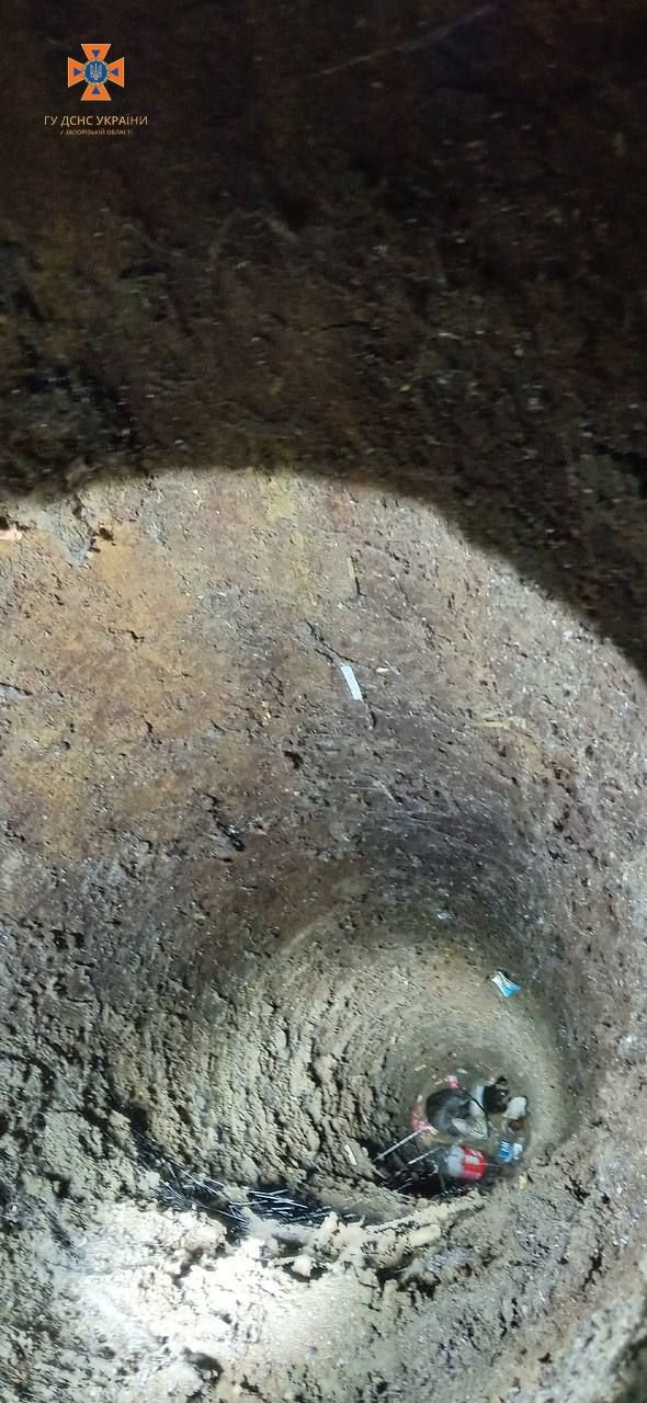 У Запоріжжі рятувальники витягнули зі сміттєпроводу багатоповерхівки кошеня