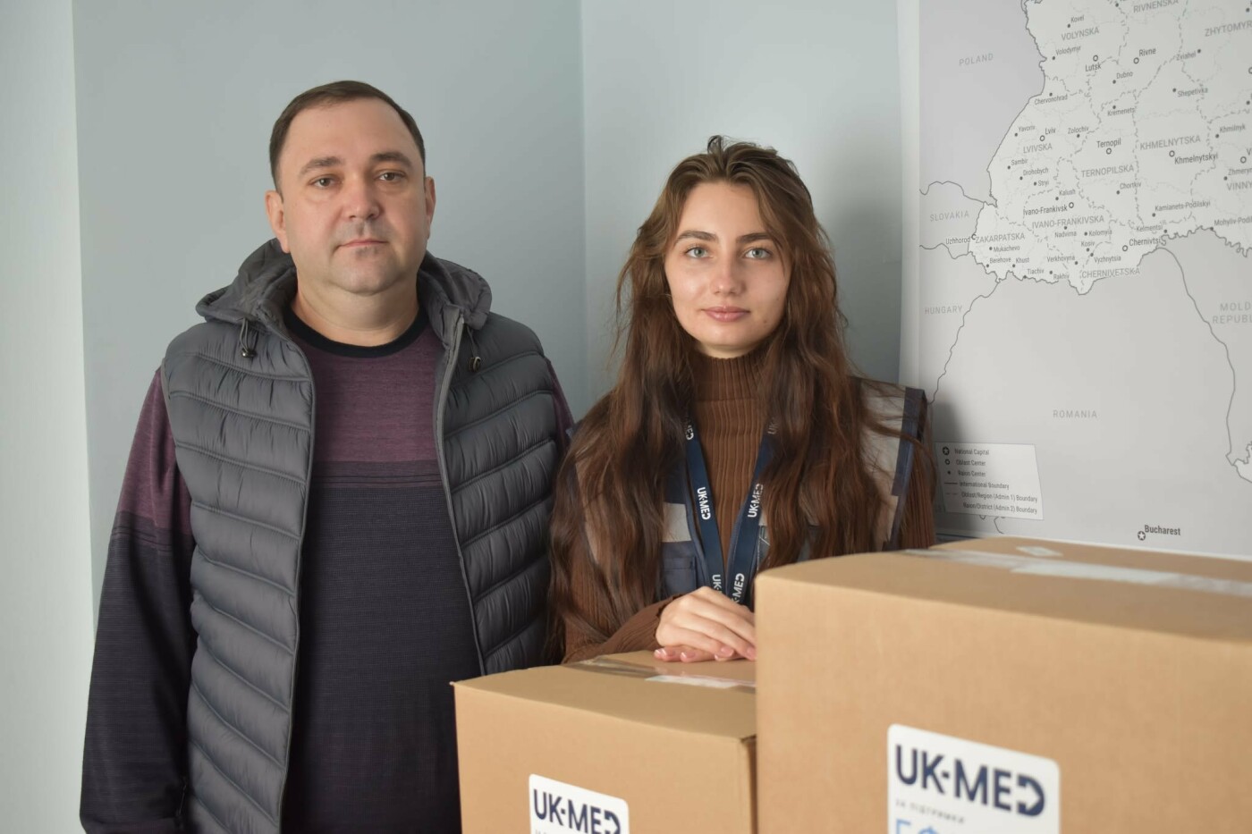 Британська організація UK-MED передала ліки для медзакладів прифронтових міст Запорізької області