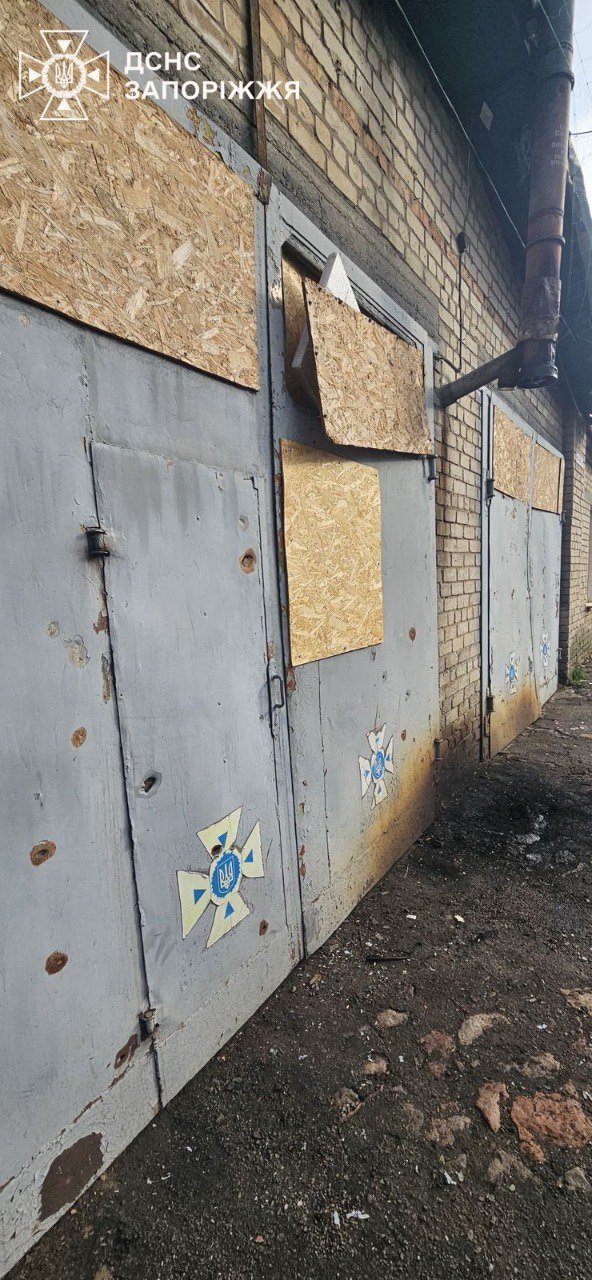 У Запорізькій області у результаті обстрілу пошкодило будівлю ДСНС
