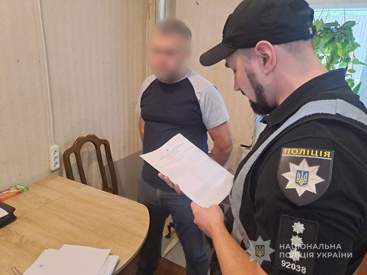 У Запоріжжі підрядника і посадовця підозрюють у заволодінні 1,6 млн гривень на відбудові зруйнованого будинку