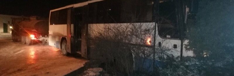 В Запорожье водитель автобуса въехал в забор частного дома