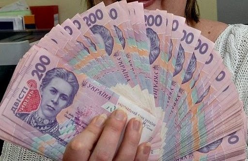 Жительница Бердянска перечислила через терминал 25 тысяч гривен мошеннику, который представился сотрудником банка