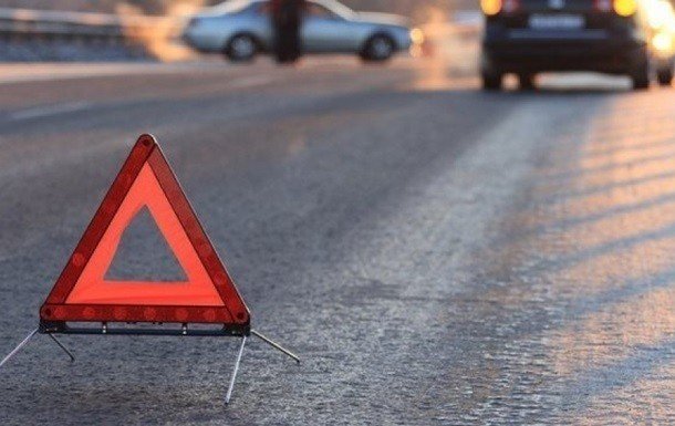 В Запорожье на центральном проспекте легковой автомобиль сбил женщину