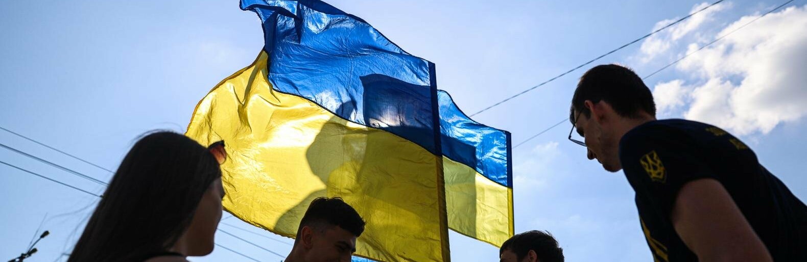 Флаги и праздничное шествие: как в Запорожье отметили День Конституции, - ФОТОРЕПОРТАЖ 