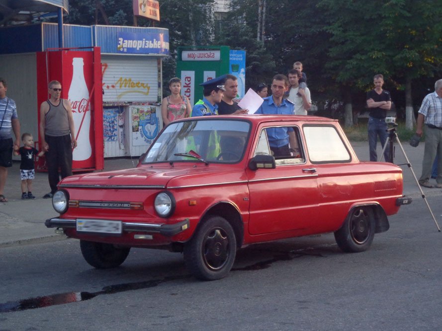 Запорожское авто. Запорожье машина. Запорожская машина. На Запорожье автомобиль картинки. Запорож 3 двери Запорожье.